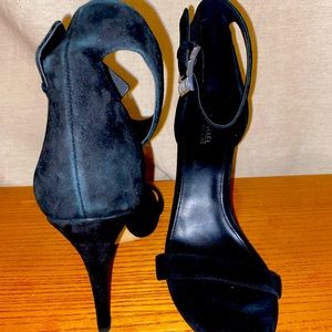 Michael Kors black pumps with ankle strap Gisele sandals